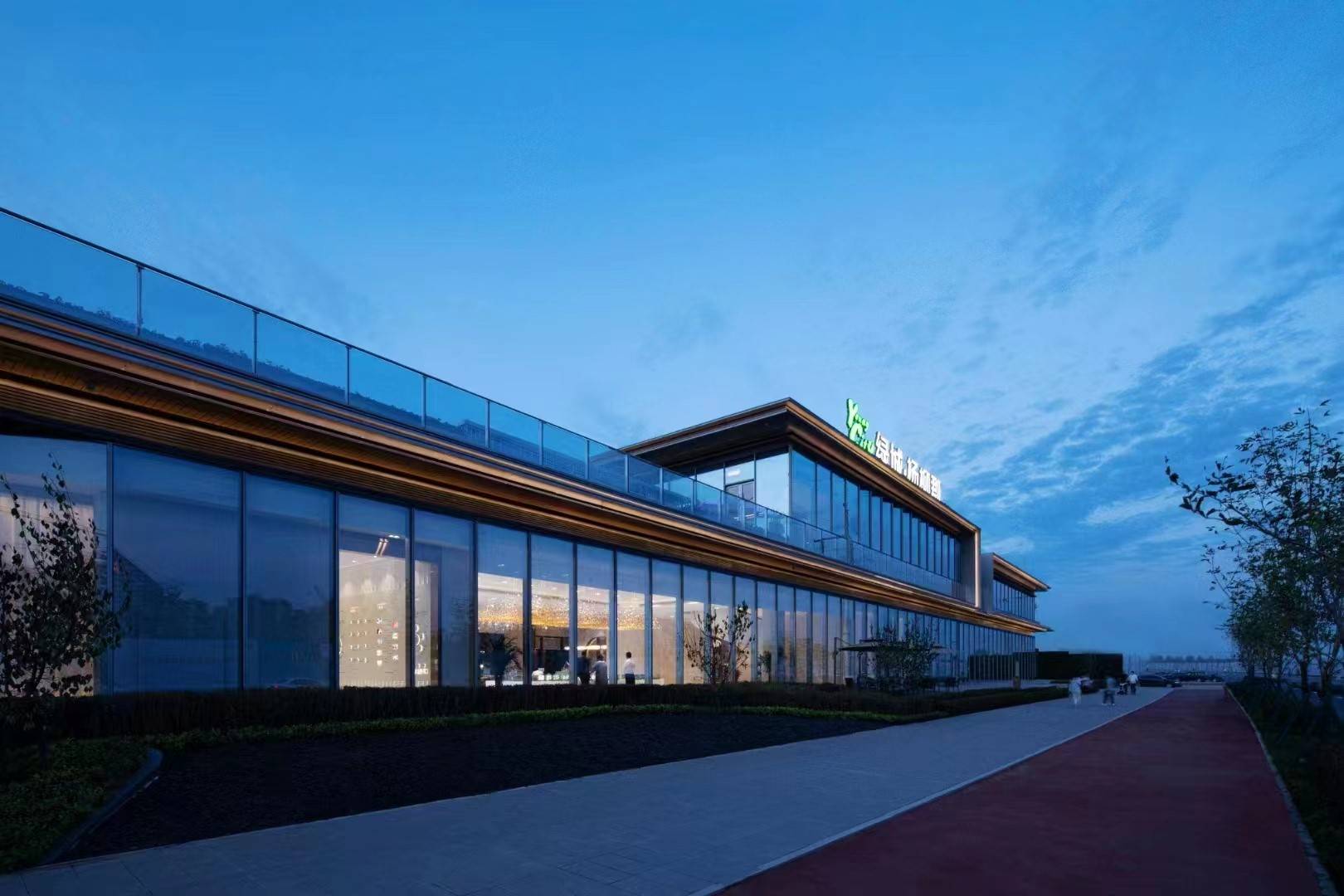 包含哈尔滨绿城备战战徐州东方，冲击主场胜利的词条